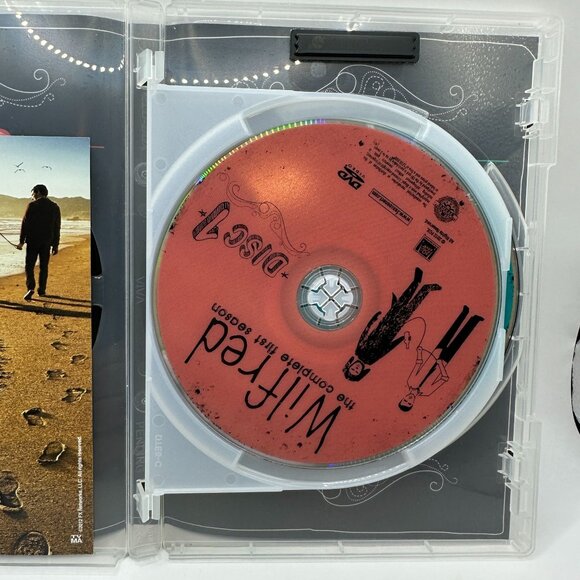 Wilfred Complete First Season DVD 2 Disc Set Elijah Wood Jason Gann FX Comedy - Picture 5 of 6